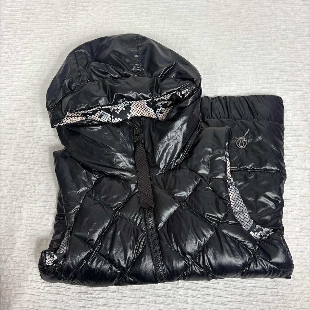 lululemon athletica Shiny Black Hooded Vest - Picture 8 of 12